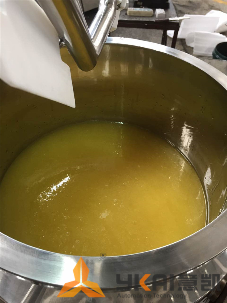 奶酪乳化生产试机-4油水入锅